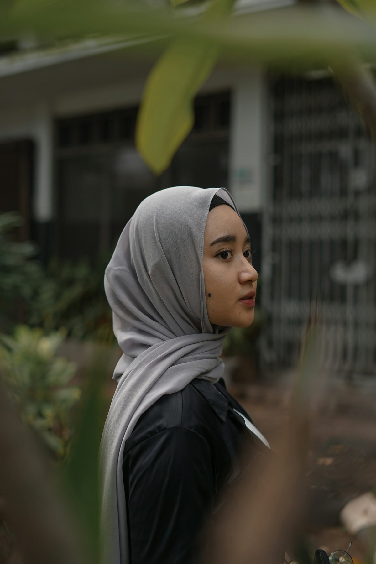 Woman wearing a soft handwoven pashmina shawl