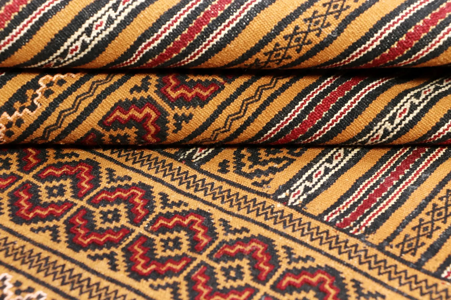 Laghari Soumak (100 x 200 Cms approx)