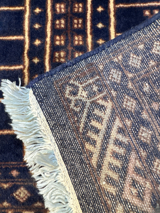 Hand Knotted Carpet 2 x3 ft