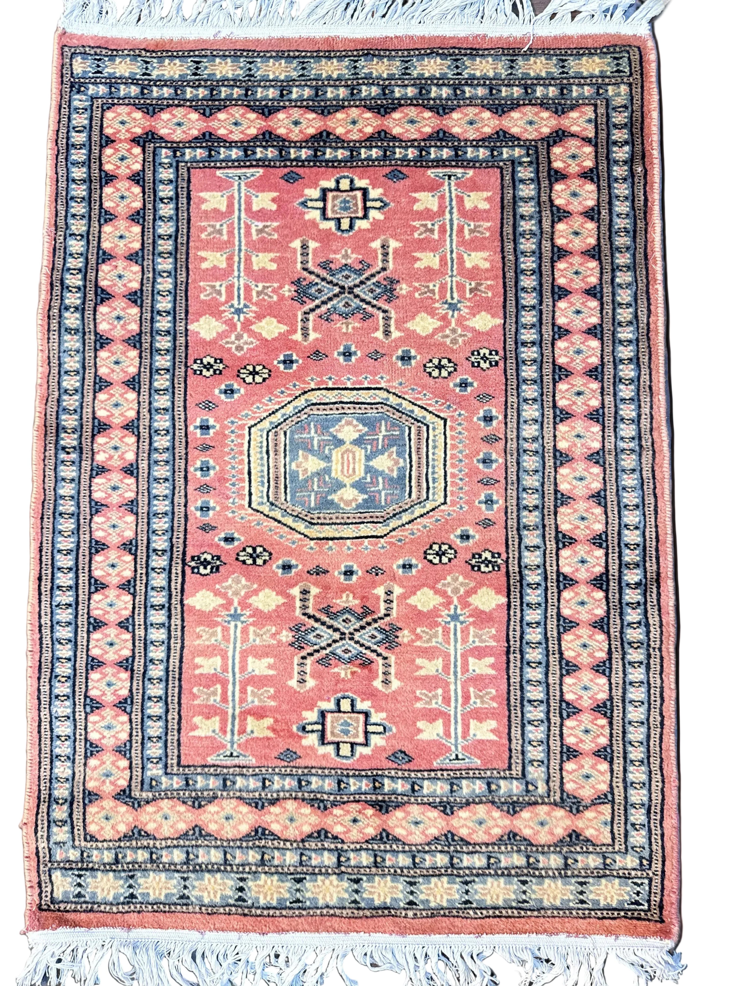 Pakistani Knotted Woolen Carpet 2 x 3 ft