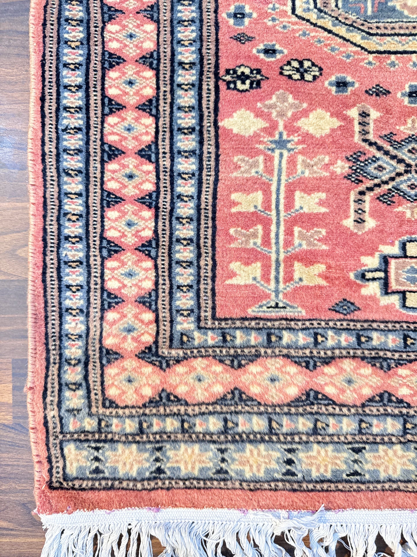 Pakistani Knotted Woolen Carpet 2 x 3 ft