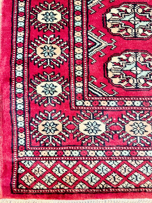 Hand Knotted Traditional Bokhara Rug 2.5 x 4 ft