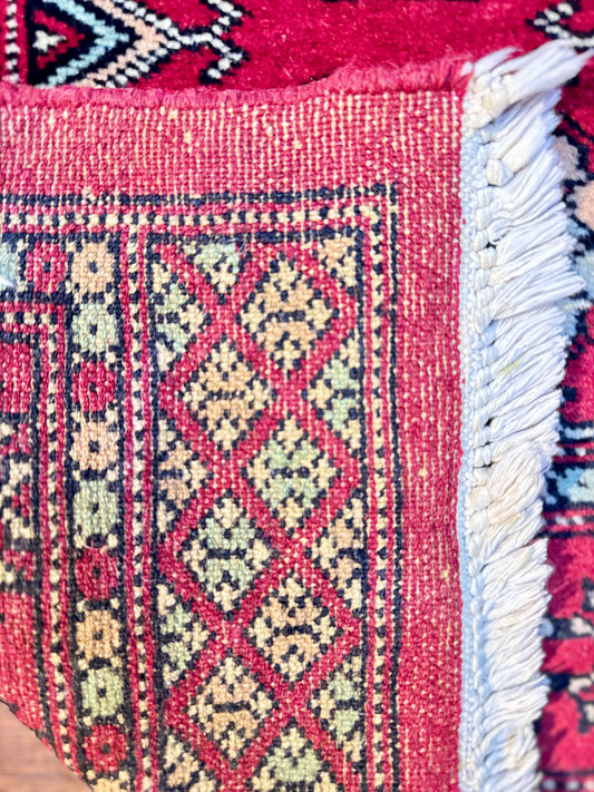 Hand Knotted Traditional Bokhara Rug 2.5 x 4 ft