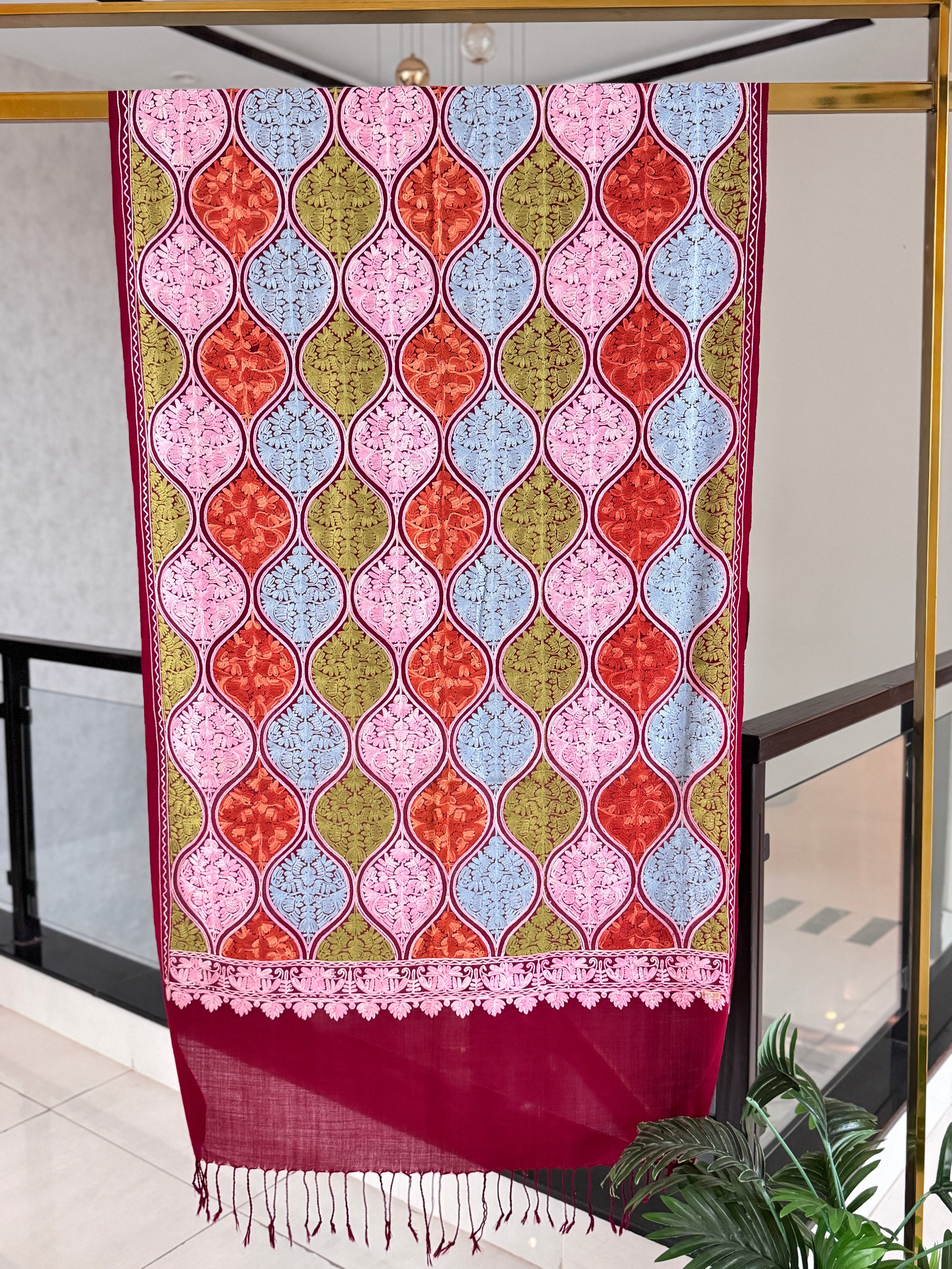 Ari Jaal Stole  28 x 80 inches approx