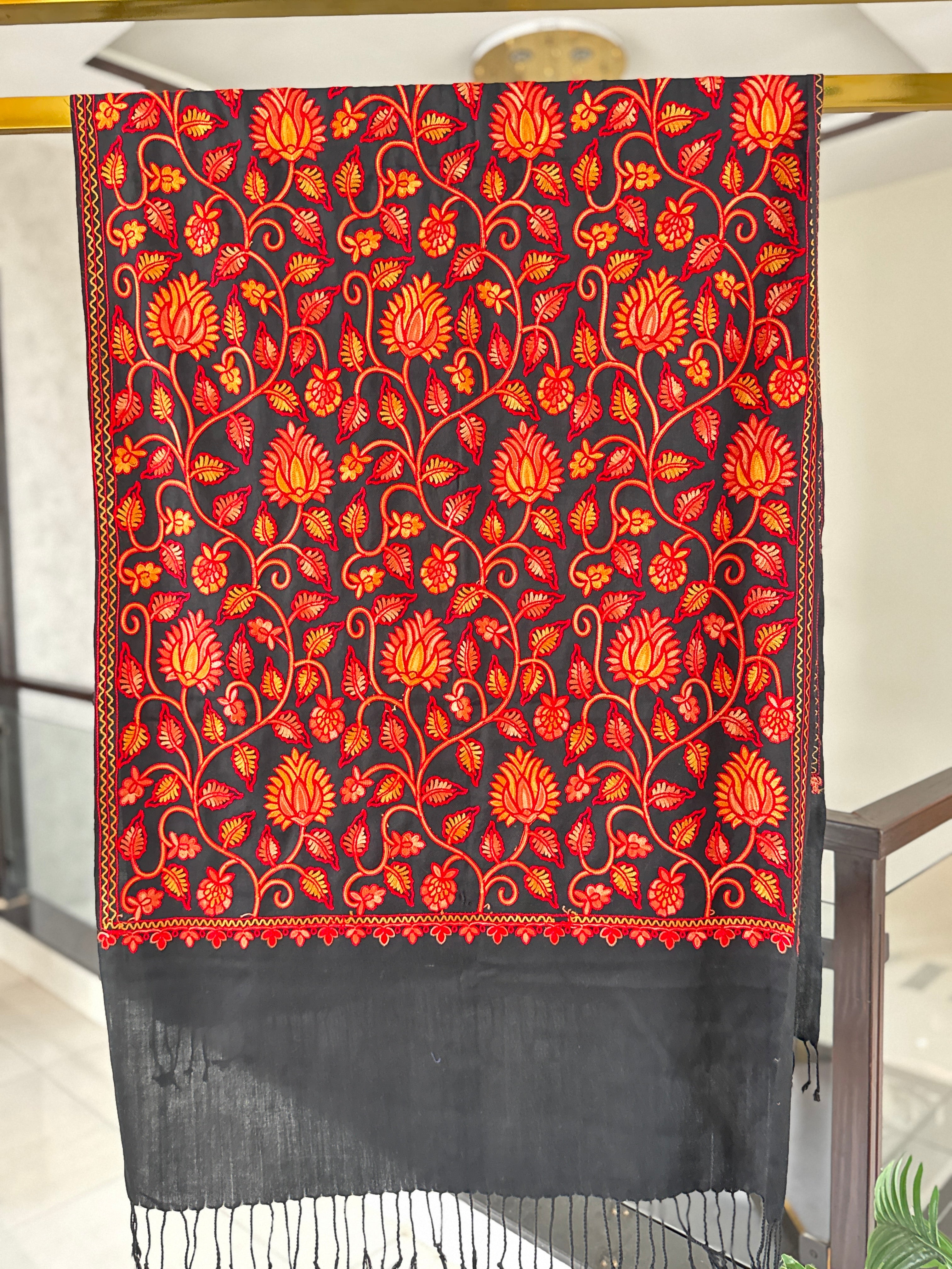 Ari Jaal Stole  28 x 80 inches approx
