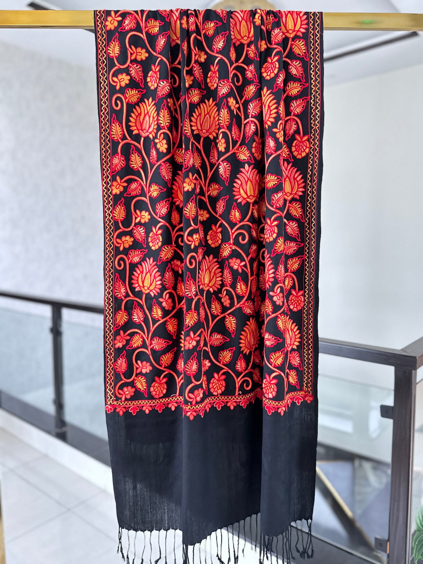 Ari Jaal Stole  28 x 80 inches approx