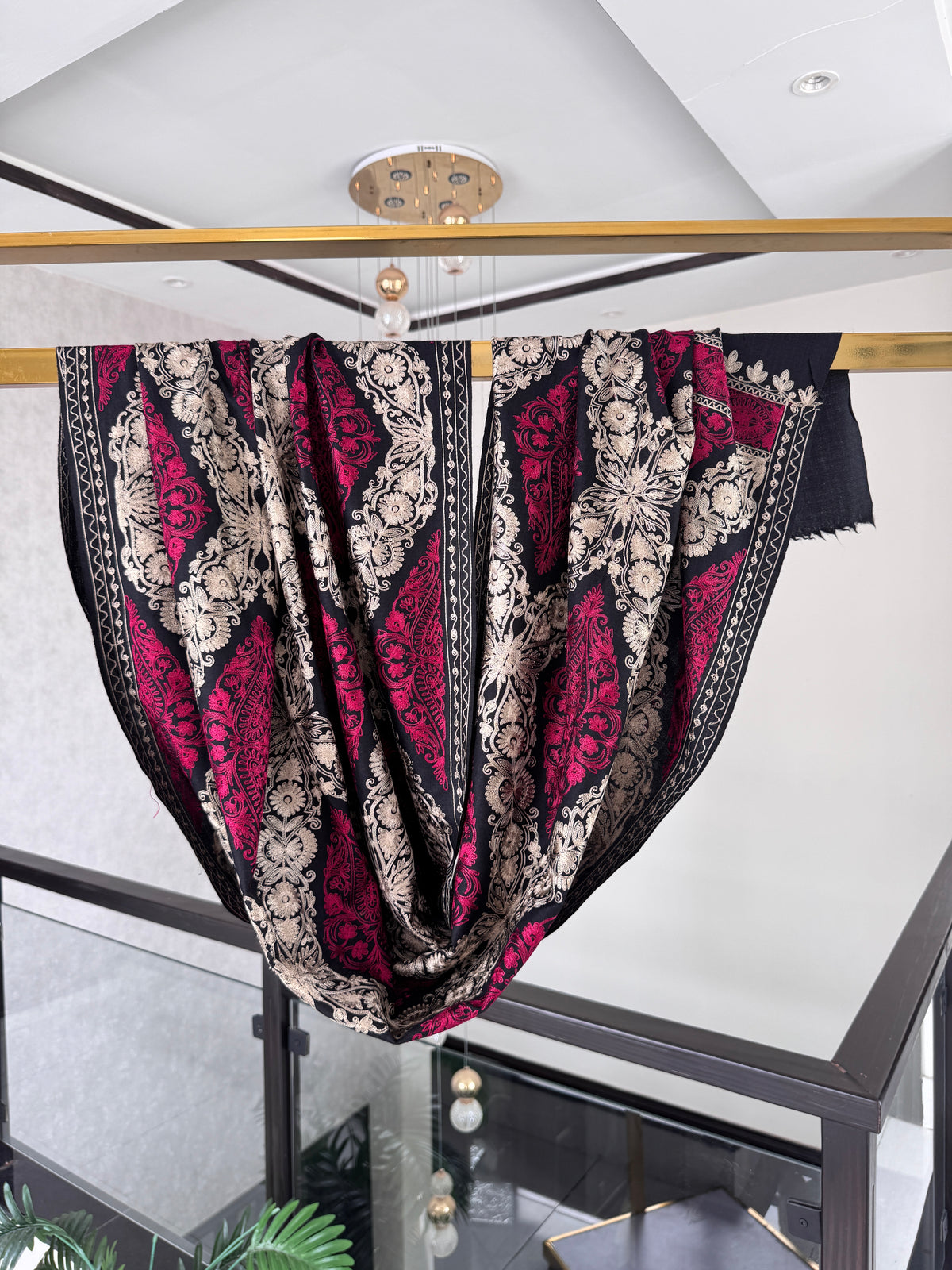 Light Pashmina Stole – Classic Drape, 28x80 inches approx