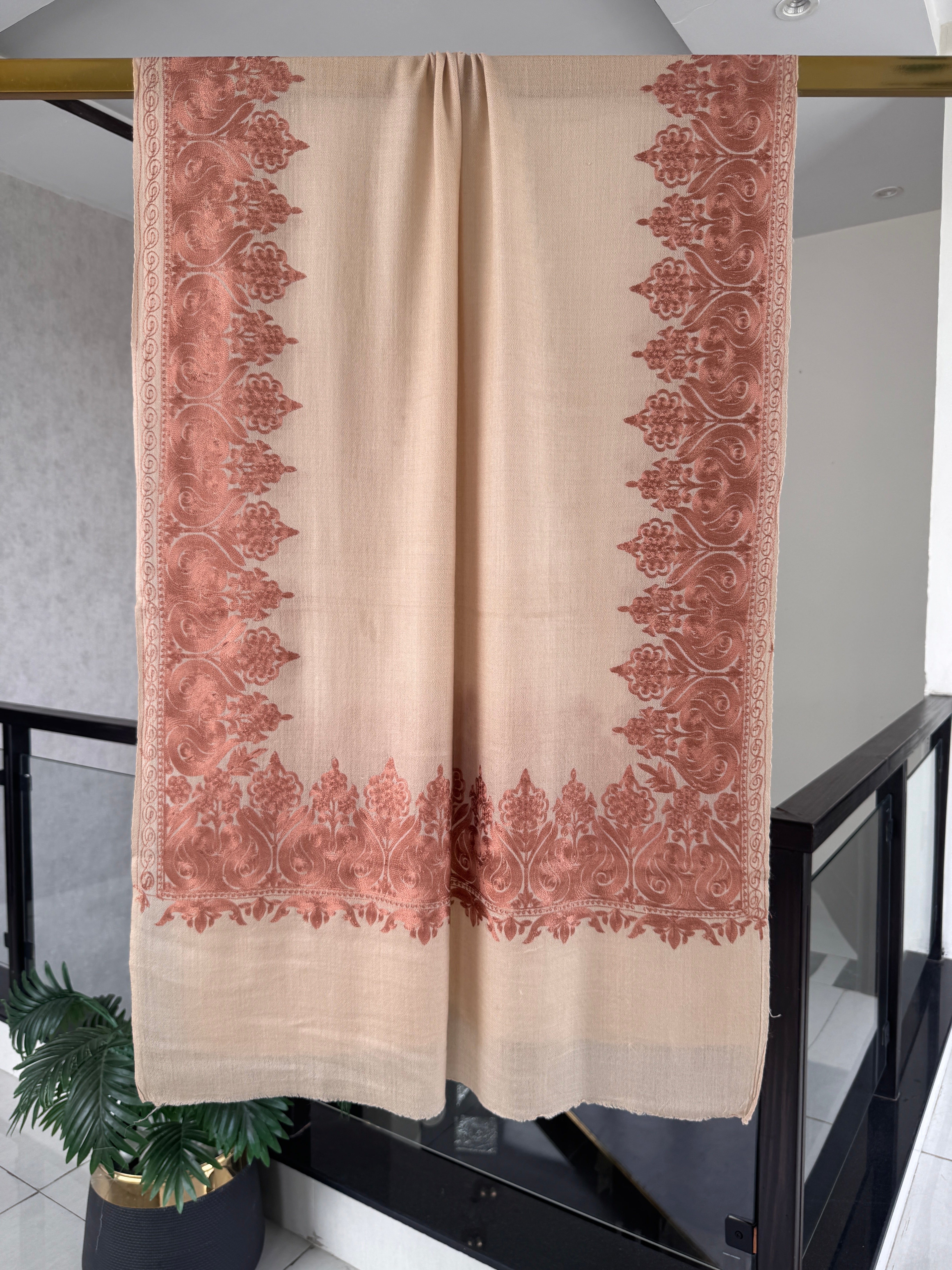 Light Pashmina Stole – Plain Weave, 28x80 inches