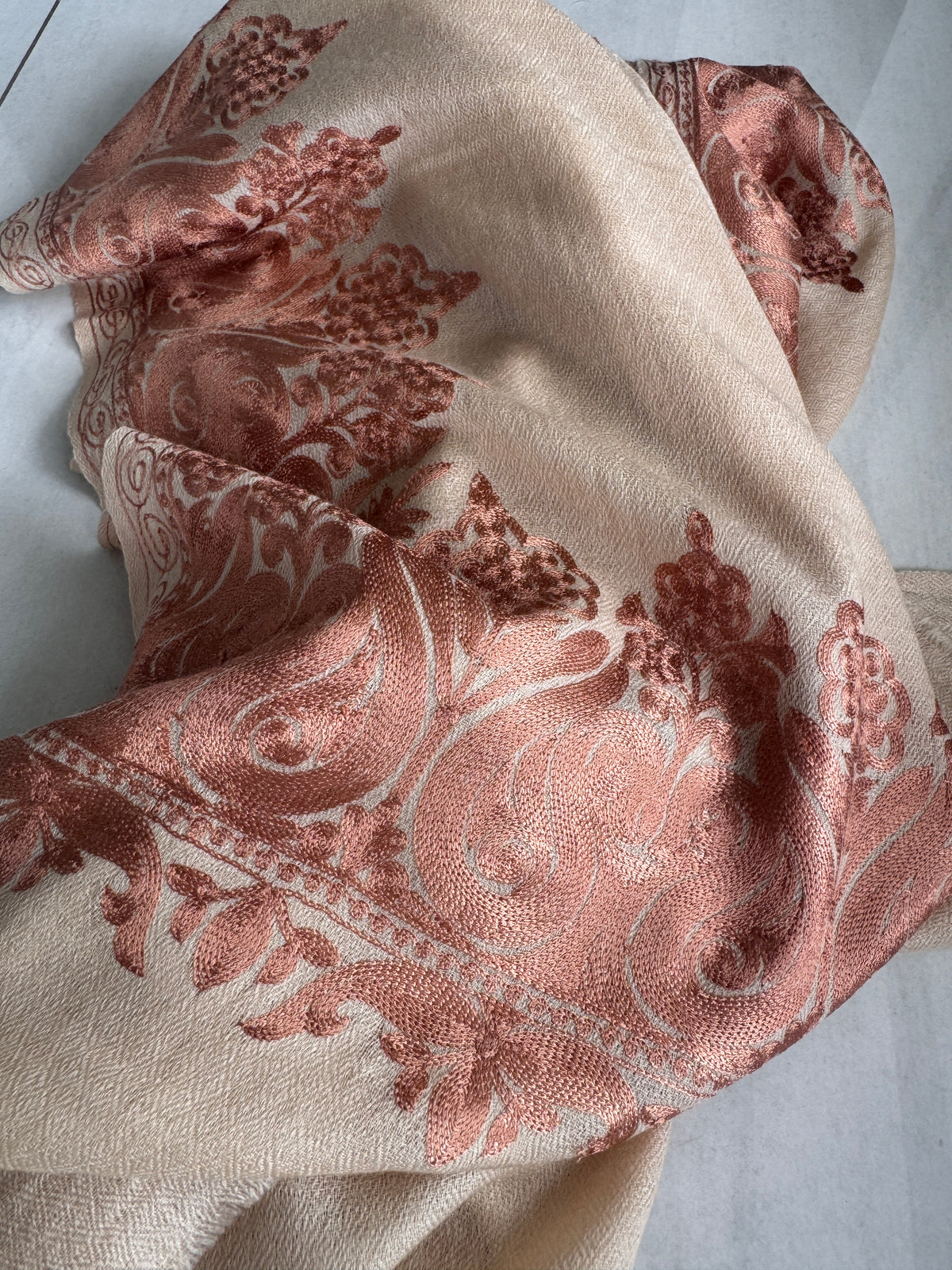 Light Pashmina Stole – Plain Weave, 28x80 inches