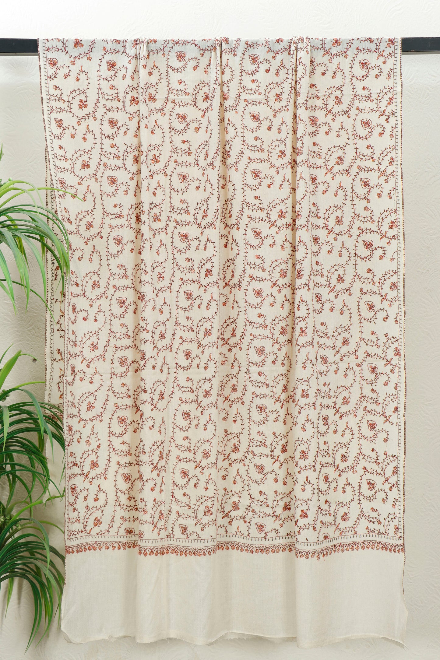 Sui Jaal Toosh Shawl – Versatile Occasion Toosh Shawl