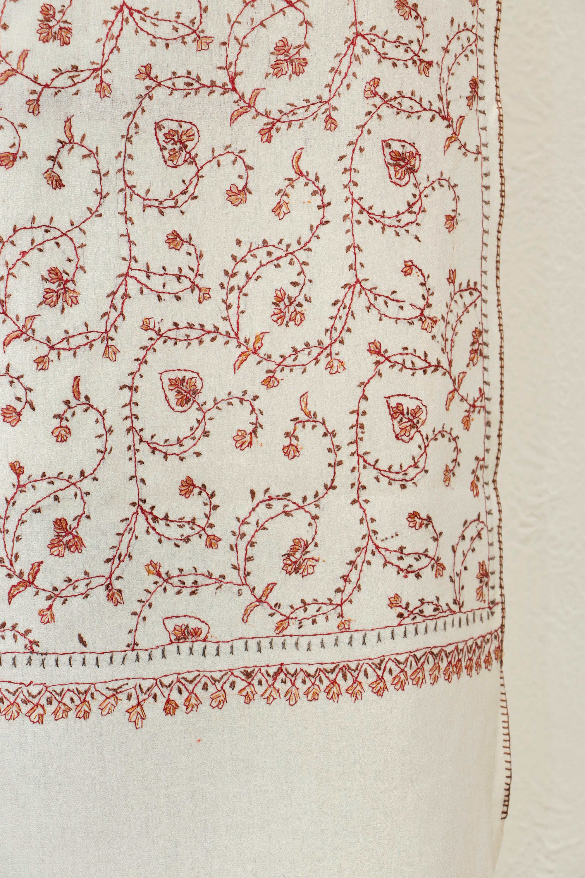 Sui Jaal Toosh Shawl – Versatile Occasion Toosh Shawl