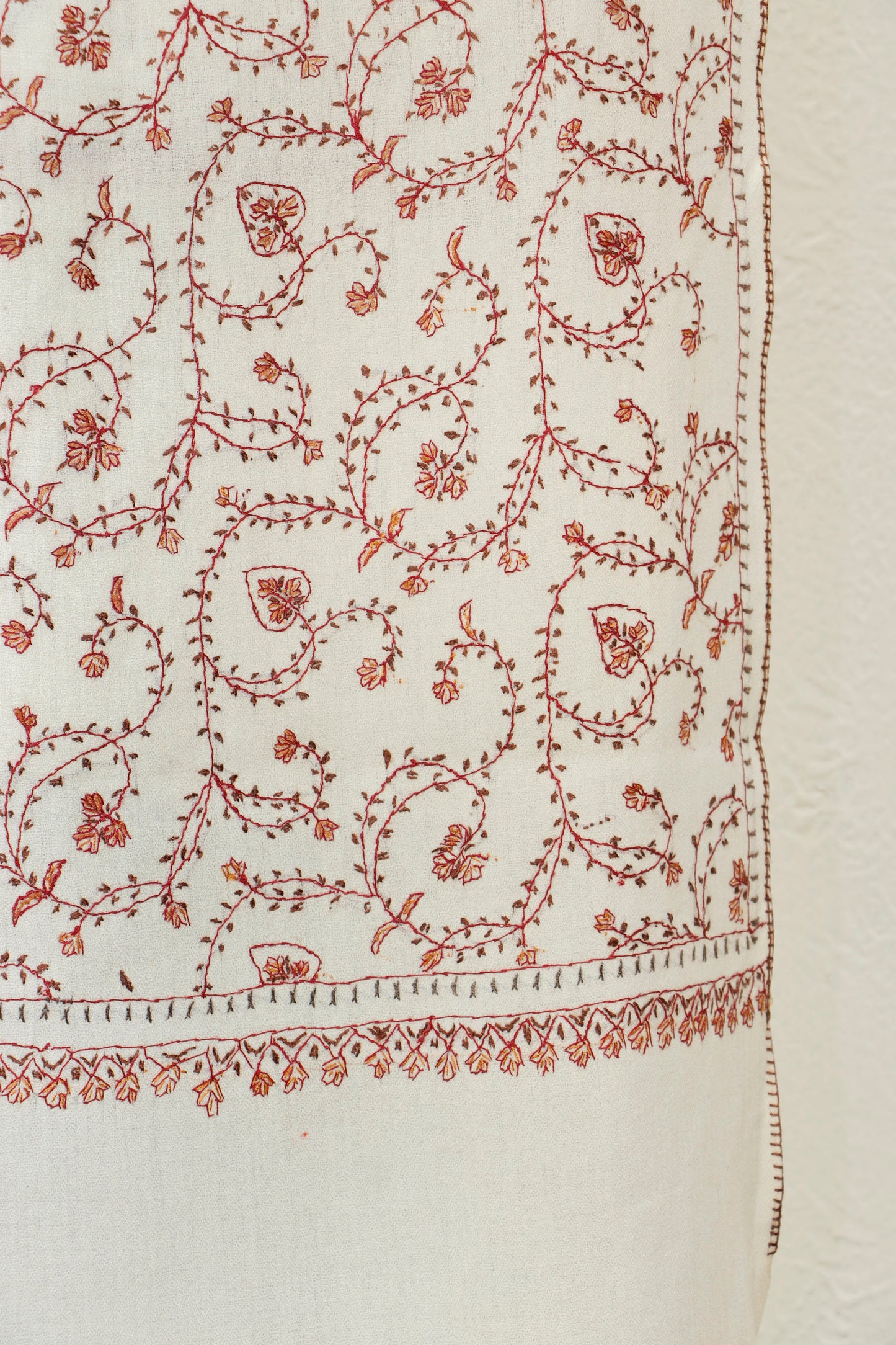 Sui Jaal Toosh Shawl – Versatile Occasion Toosh Shawl