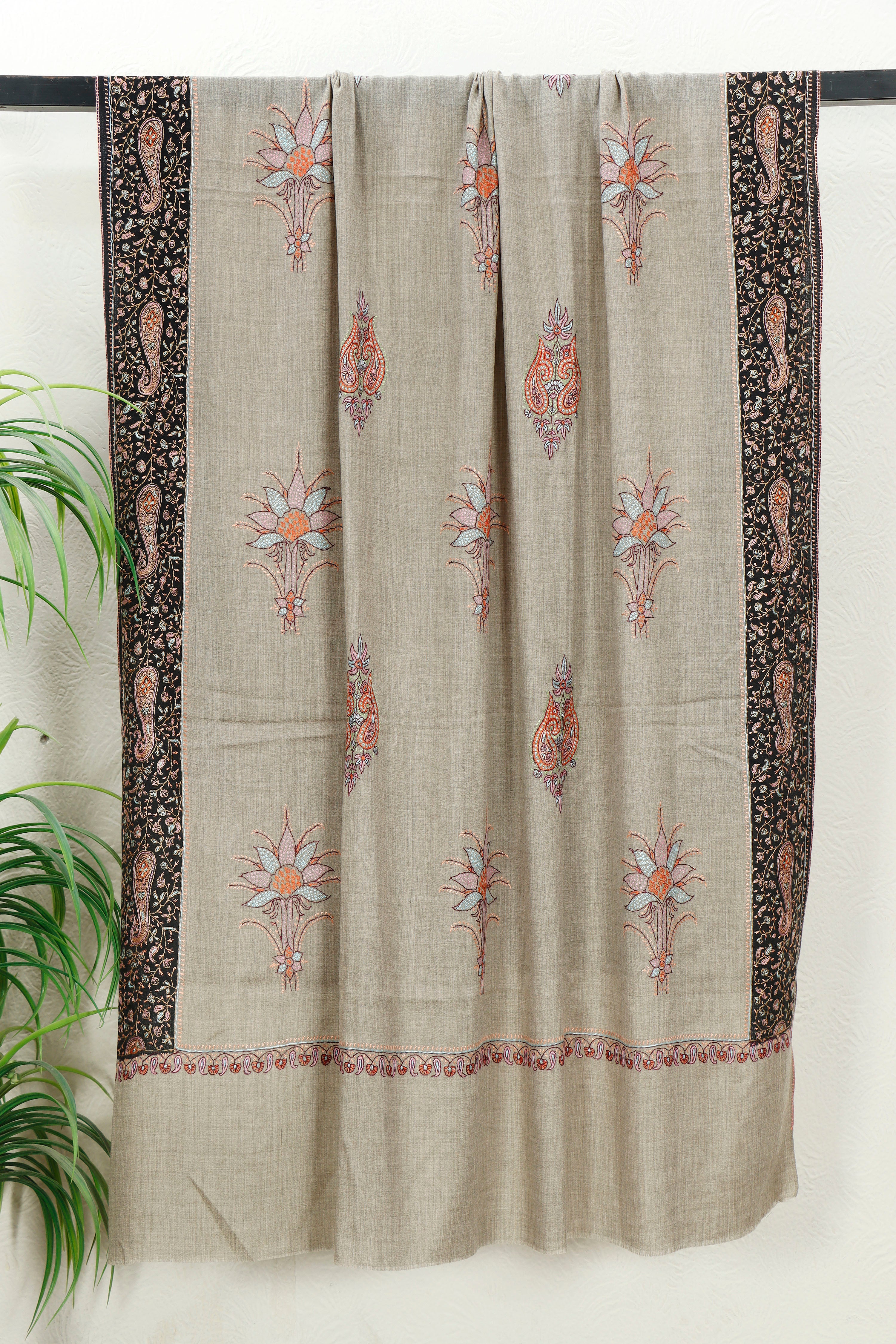 Sui Jaal Toosh Shawl – Elevated Gifting Toosh Shawl