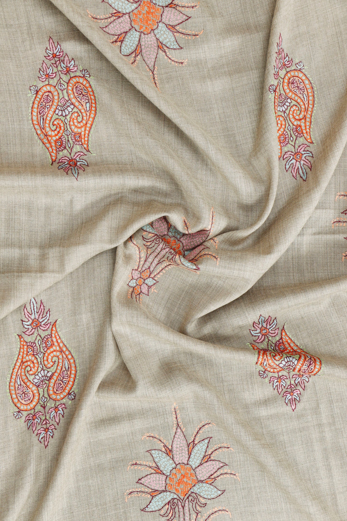 Sui Jaal Toosh Shawl – Elevated Gifting Toosh Shawl