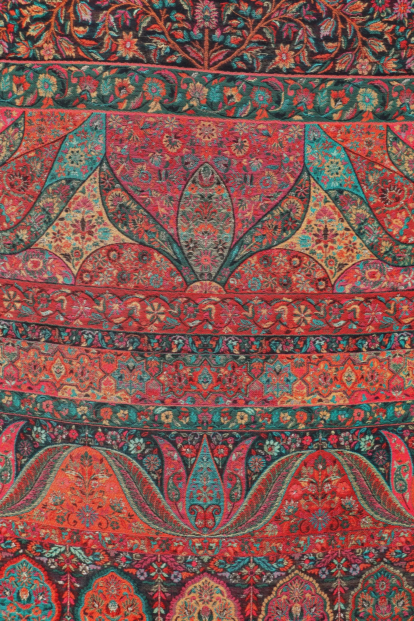 Premium Kani Mughal Scene Shawl
