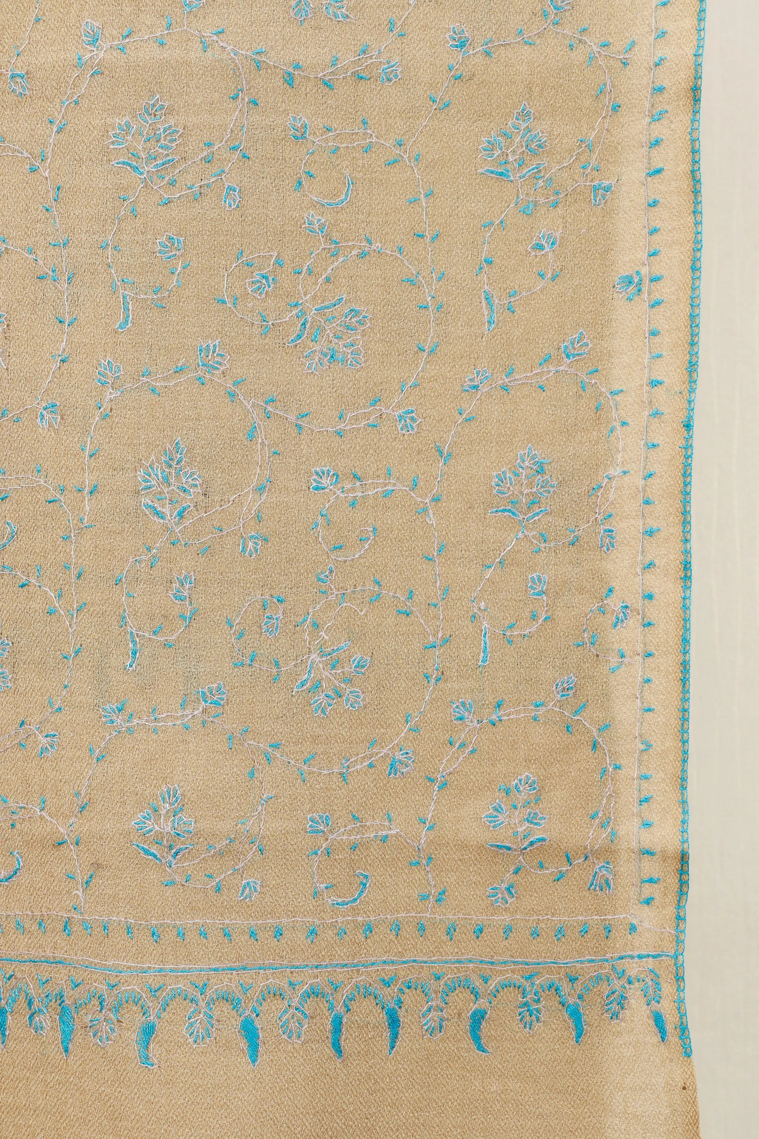 Sui Jaal Stole – Versatile Net-Pattern Stole