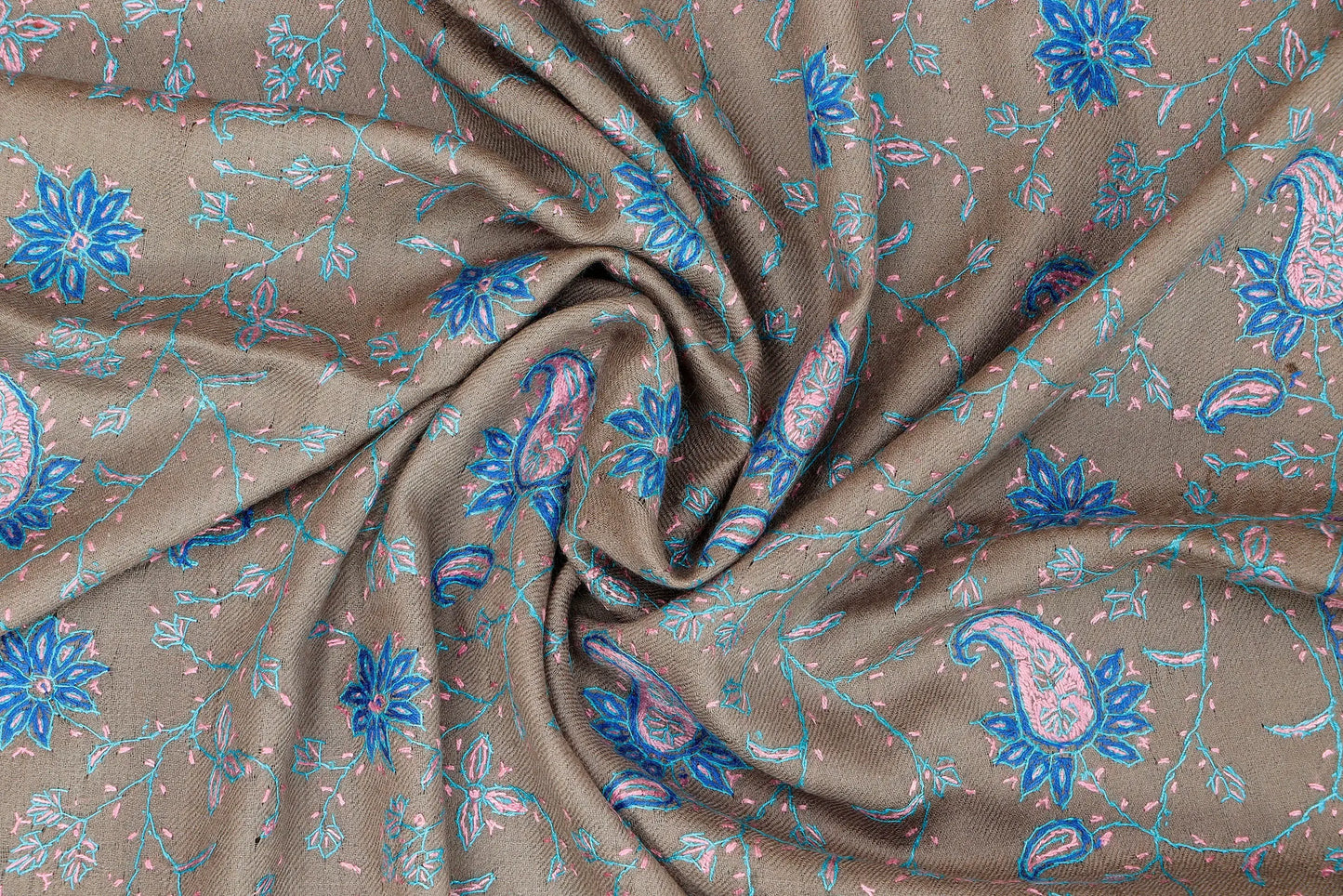 Sui Jaal Stole – Durable Lattice Embroidered Stole