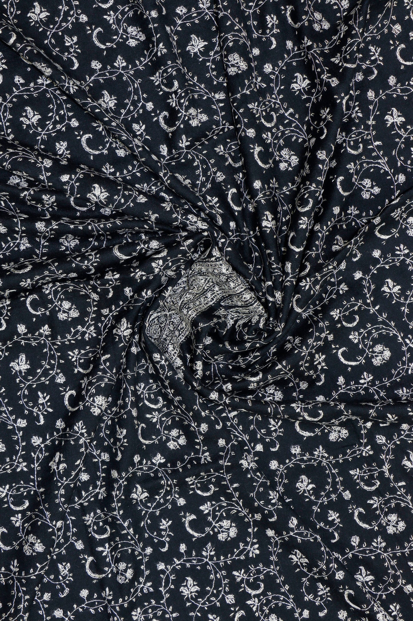 Sui Jaal Toosh Shawl – Accessible Handworked Toosh Shawl